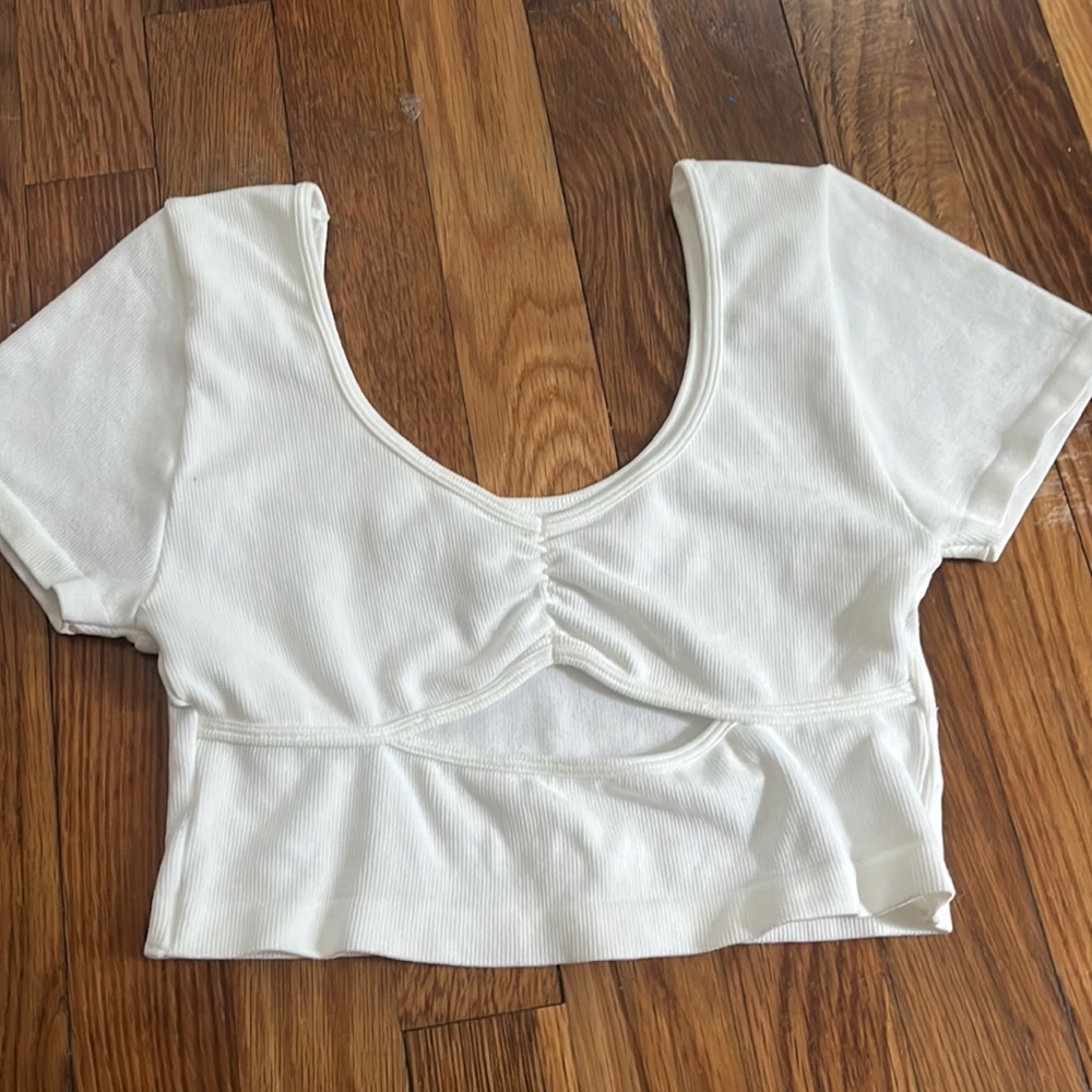 BRAND NEW seamless cutout top